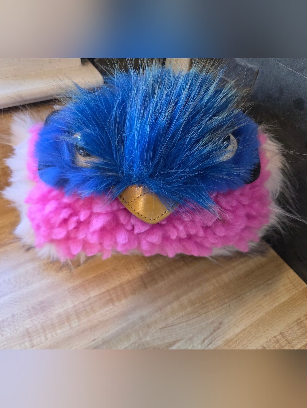 Kurt Geiger NWT Fuzzy Eagle Crossbody & Dustbag NEW THIS SEASON - Picture 2 of 8